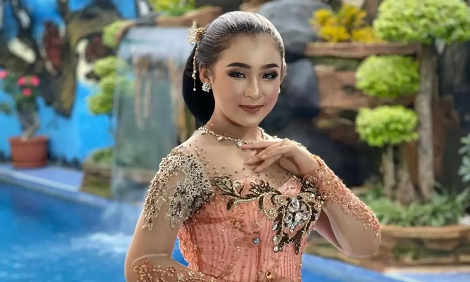 Penyanyi Talenta Niken Salindri Viral di Undang Nikahan Warga Lampung Timur, Siapa Dia? 