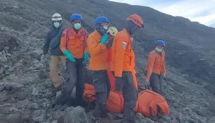 Yasirli Amri Bersama 22 Pendaki Ditemukan Wafat Di Area Puncak Gunung Marapi 