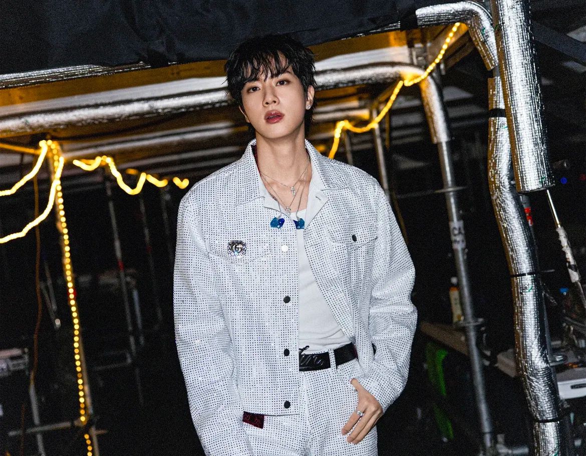 Jin BTS Donasikan 100 Juta Won untuk Anak dan Remaja Busan Menjelang Ulang Tahunnya