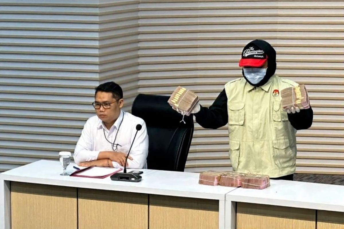 KPK Sita Rp500 Juta dalam OTT Bupati Ponorogo