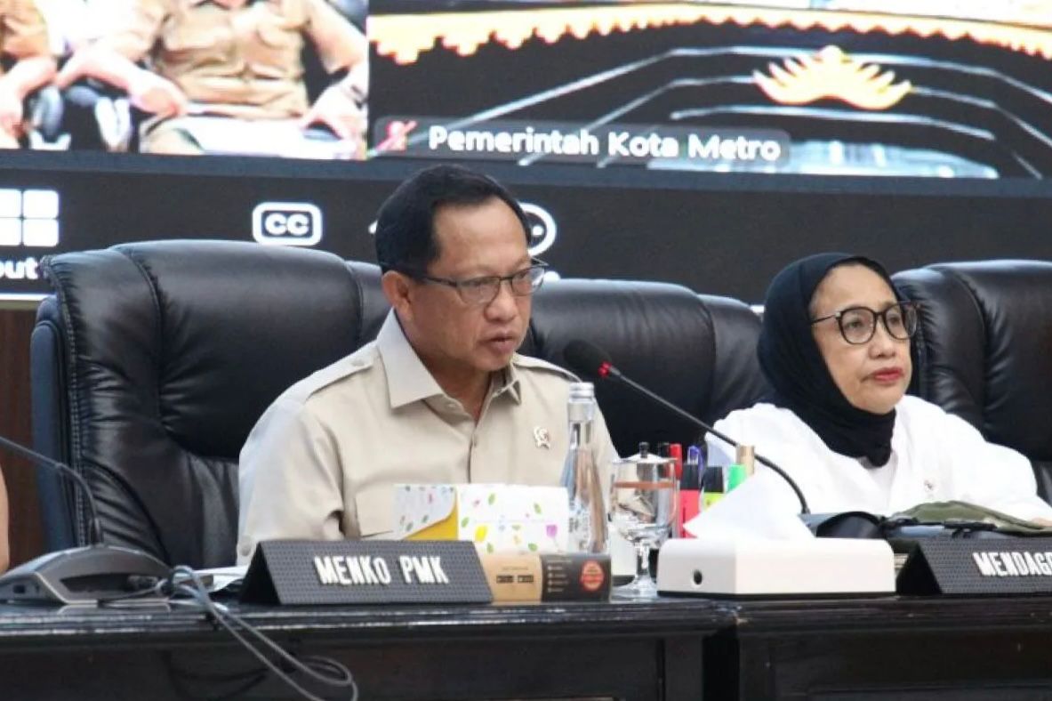 Mendagri Kumpulkan Kepala Daerah Bahas Penanganan Kasus Keracunan MBG