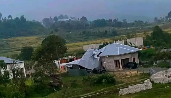 Puting Beliung Terjang Kerinci, 29 Rumah Warga di Desa Tutung Bungkuk Rusak
