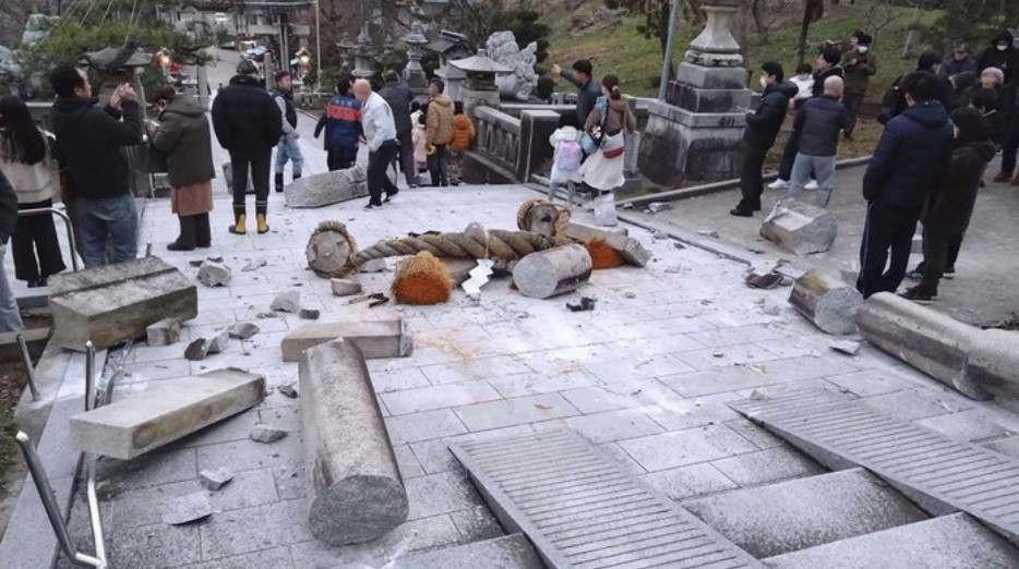 Tahun Baru 2024, Gempa Dahsyat M 7,5 Picu Tsunami Landa Jepang