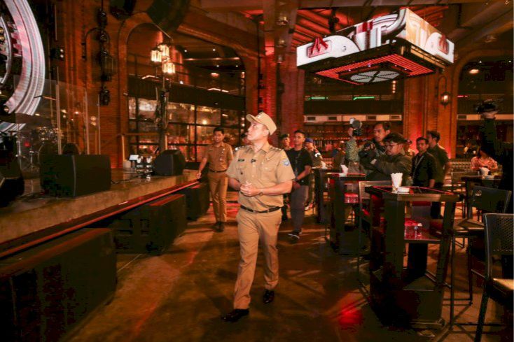 Pesta Sabun Tak Berizin di Bandung Dibubarkan Aparat