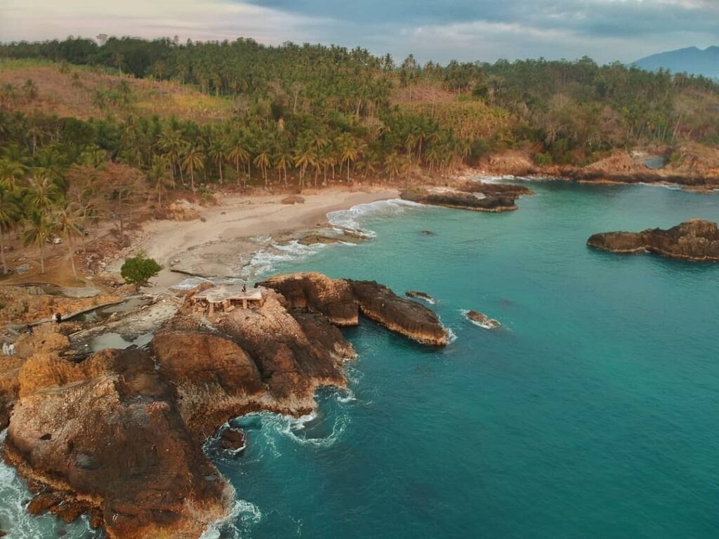 7 Pantai Terbaik di Kalianda, Lampung Selatan: Dari Spot Hits Instagramable hingga Surga Tersembunyi 