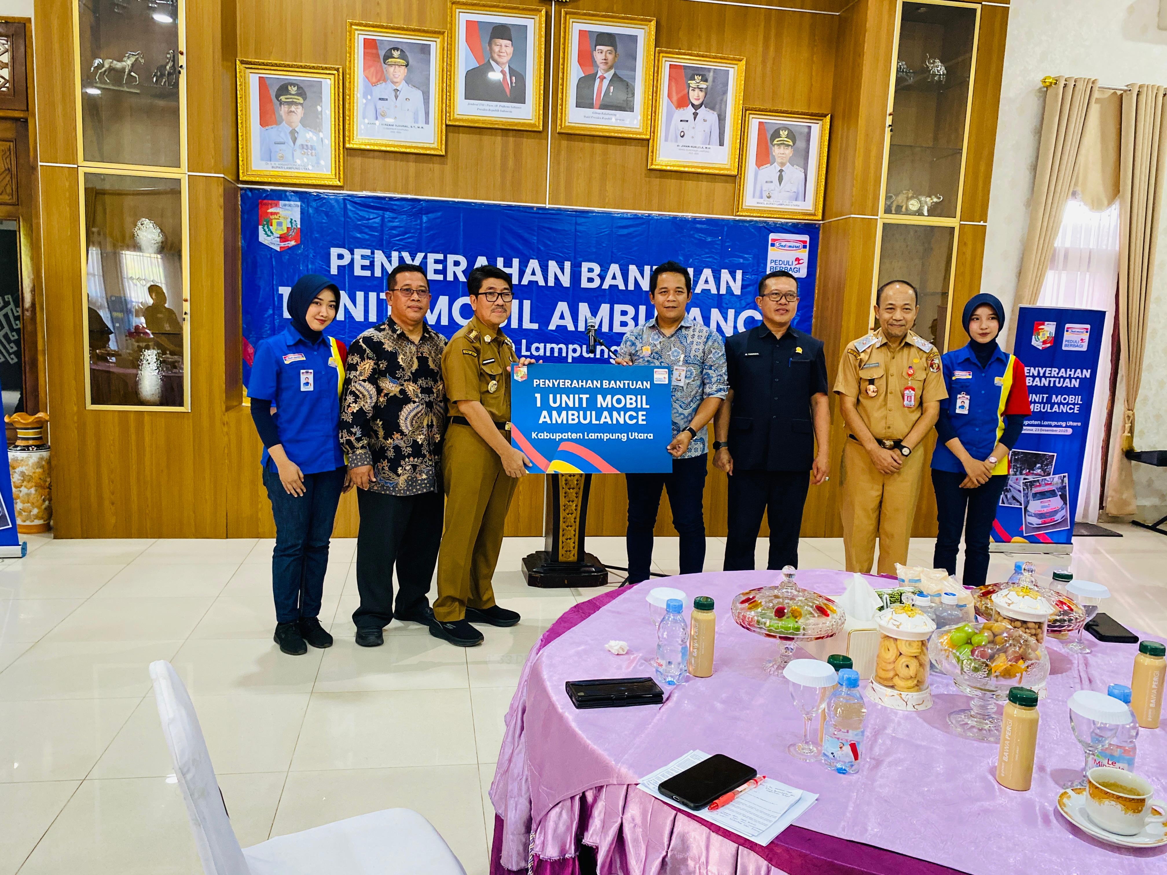 Indomaret Serahkan Mobil Ambulance untuk Dukung Layanan Kesehatan Lampung Utara