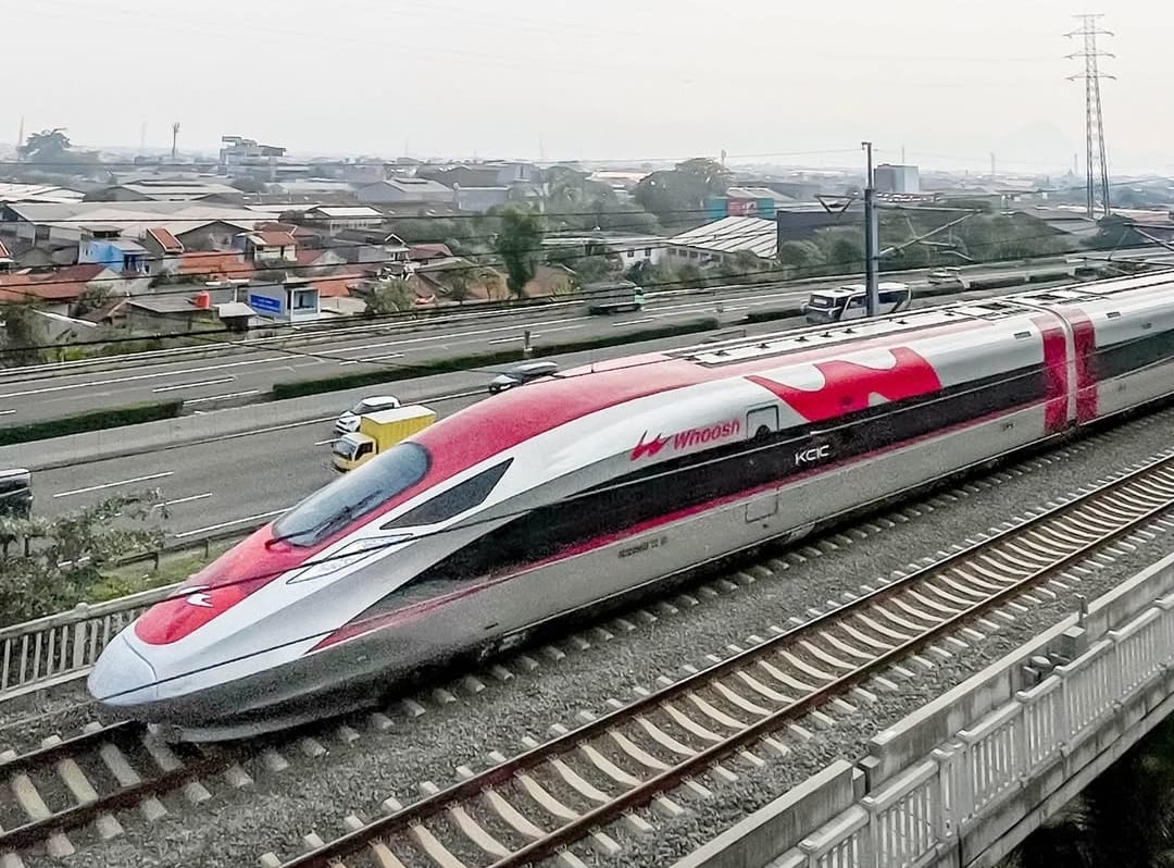 DPR Desak Pemerintah Jelaskan Siapa Talangi Kerugian Proyek “Whoosh”