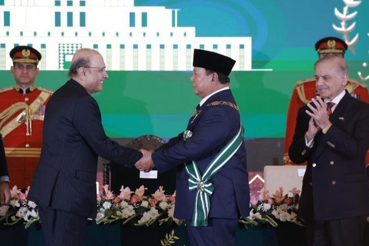 Prabowo Subianto Terima Gelar Kehormatan Tertinggi dari Presiden Pakistan