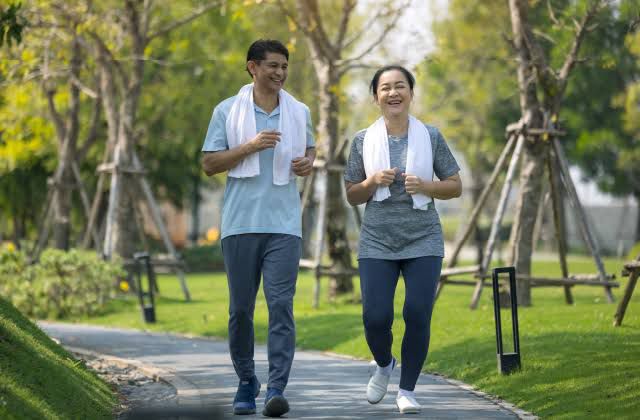 “Morning Walk” Jadi Rutinitas Favorit, Rahasia Hidup Sehat dan Bahagia di Kota Besar