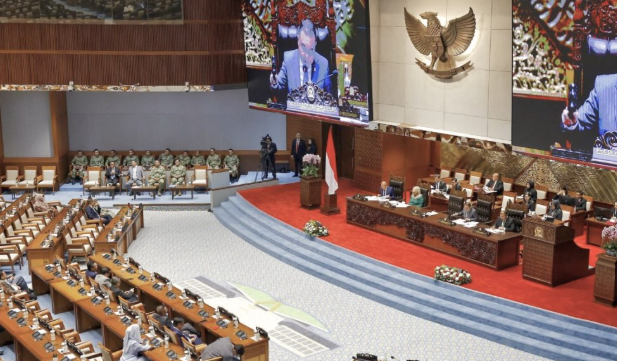 Bukan Lagi Kapal Perang, Eks KRI Ki Hajar Dewantara-364 Masuk Proses Lelang