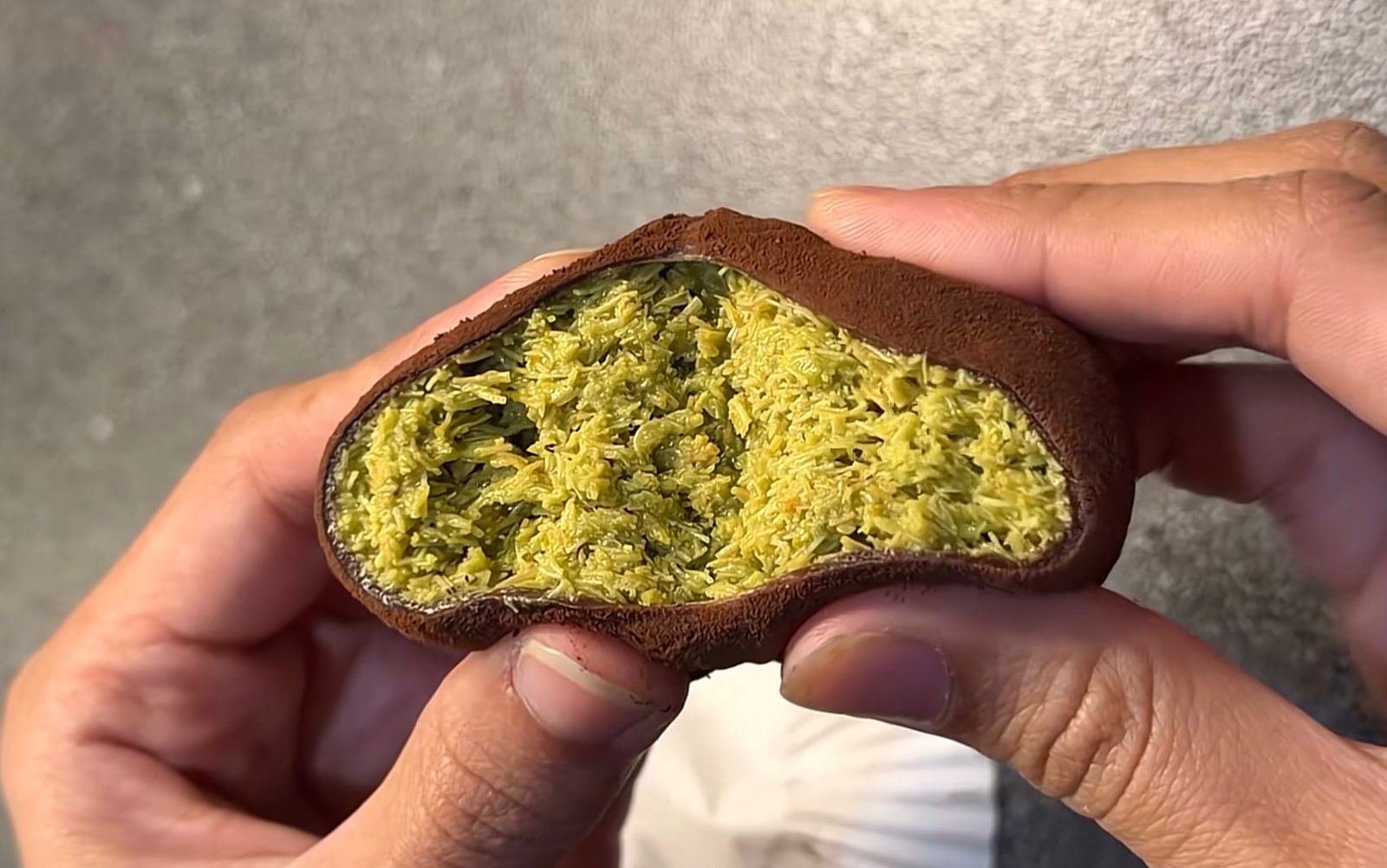 Lagi Cari Dessert Ramadan? Dubai Chewy Cookie Bisa Jadi Pilihan!