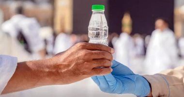 Menyingkap Keajaiban Air Zamzam: Dari Asal Usul di Tanah Suci hingga Segudang Manfaat untuk Kesehatan