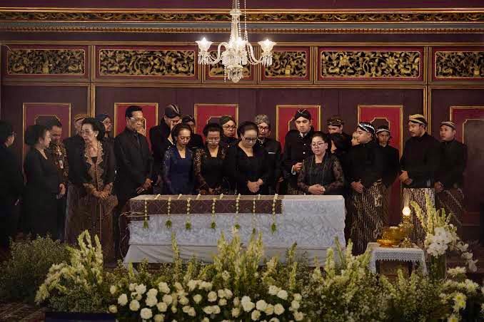 Pemakaman PB XIII, Putra Mahkota Naik Tahta Jadi Paku Buwono XIV