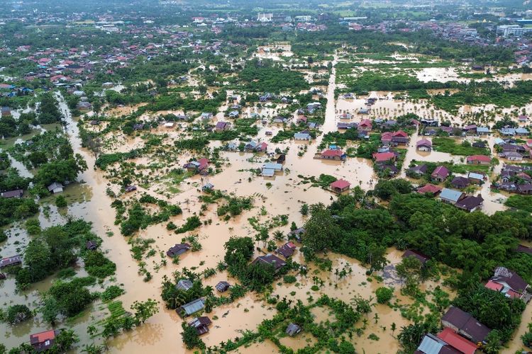 Pemerintah Soroti Dugaan Illegal Logging di Tengah Banjir Besar Aceh–Sumut