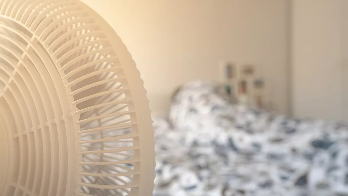 HIndari Penggunaan Kipas Angin ke Arah Wajah Saat Tidur, Ini Akibatnya!!