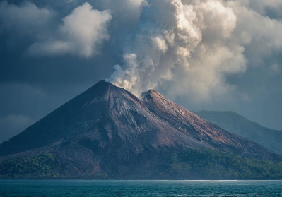 Gunung Anak Krakatau Kembali Erupsi, Berlangsung 17 Detik
