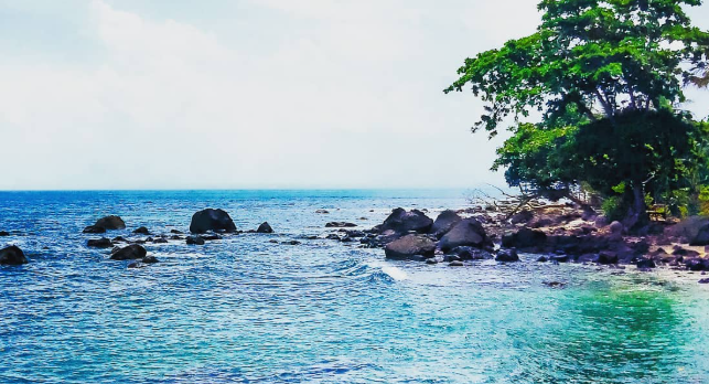 Short Escape ke Pantai Setigi Batu: Tenang, Instagramable, dan Anti Ribet