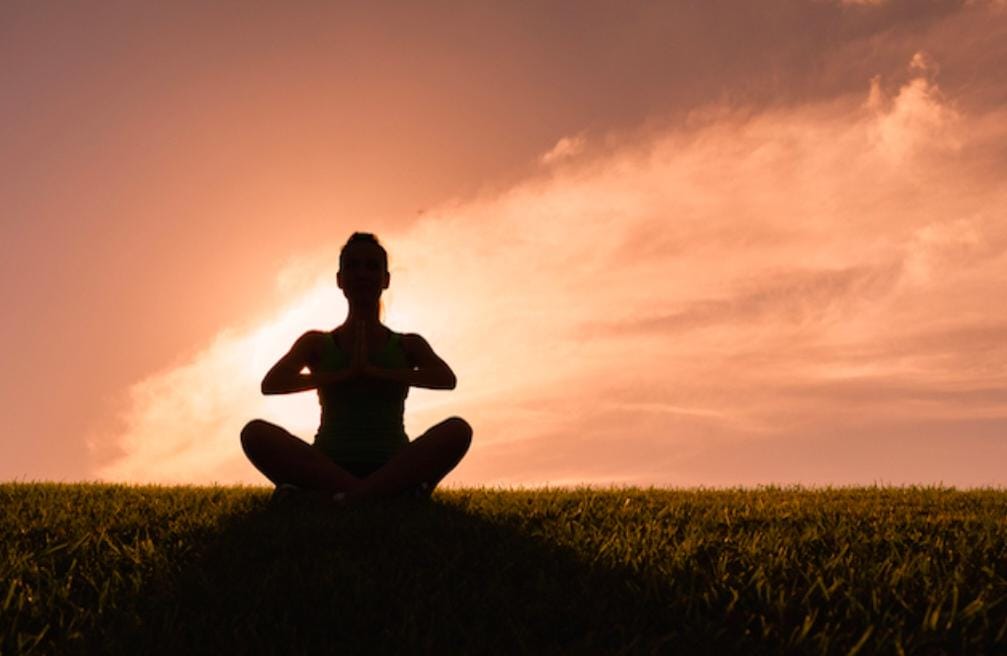 Mindful Living: Seni Menikmati Hidup di Tengah Kesibukan