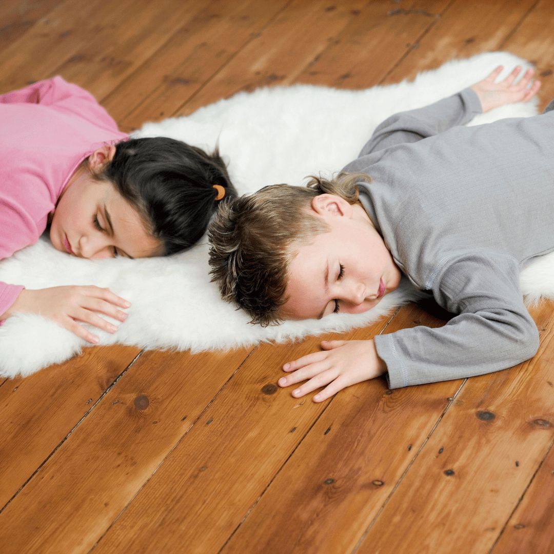 Rahasia Tidur di Lantai, Ternyata Banyak Manfaat Tak Terduga!