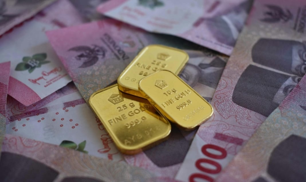 Harga Emas Antam 7 April 2026, Turun Rp 27 Ribu Per Gram
