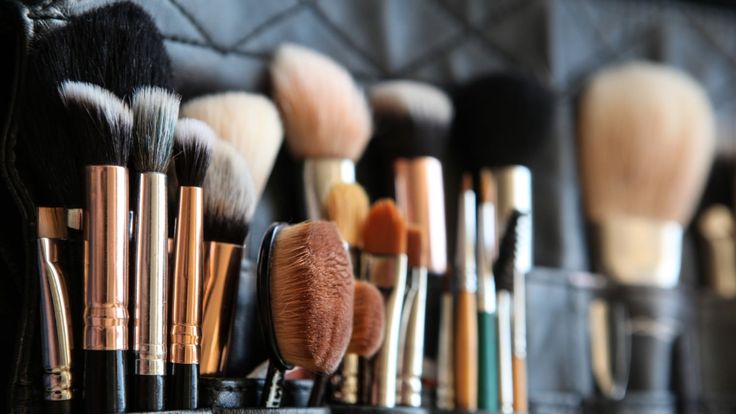 Bahaya Tersembunyi di Balik Kuas Makeup yang Jarang Dibersihkan