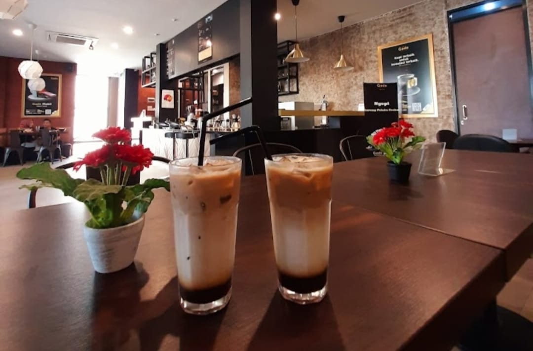 The Gade Coffee & Gold Lampung, Cafe Elegan di Bandar Lampung, Ngecafe Sambil Berinvestasi 