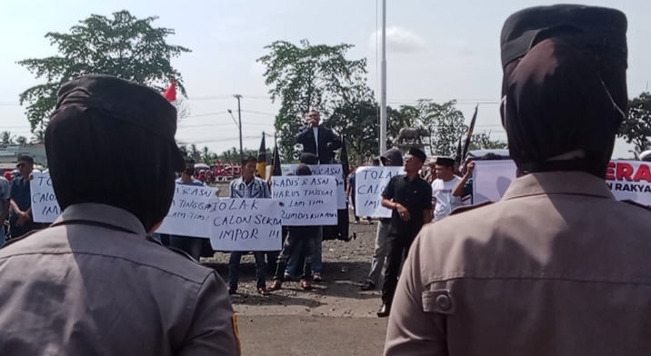 Polemik Calon Sekda Lamtim Memanas, Warga Tuntut Bupati Ela Tolak ‘Pejabat Impor’