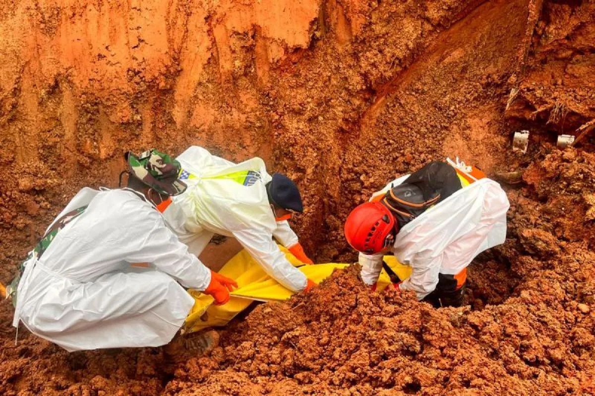 Tim SAR Temukan Korban ke-21 Longsor Cilacap pada Hari Kesembilan Pencarian