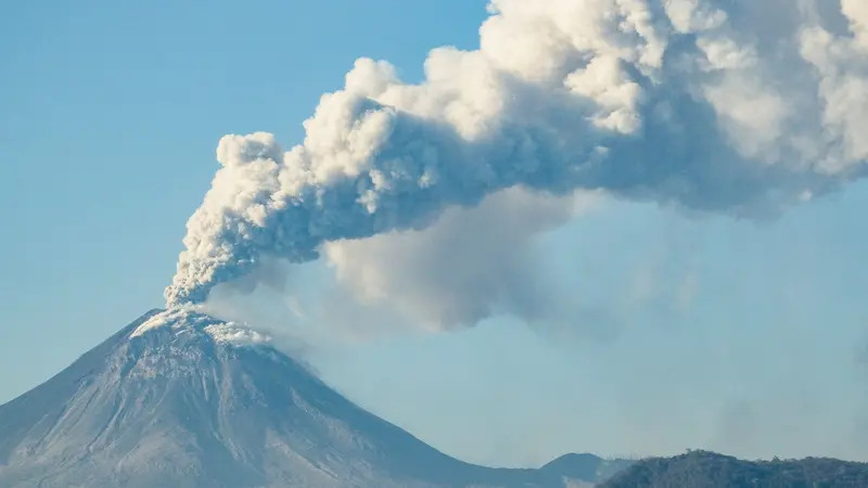 Gunung Lewotobi Erupsi Lagi, Kolom Abu Capai 3.000 Meter