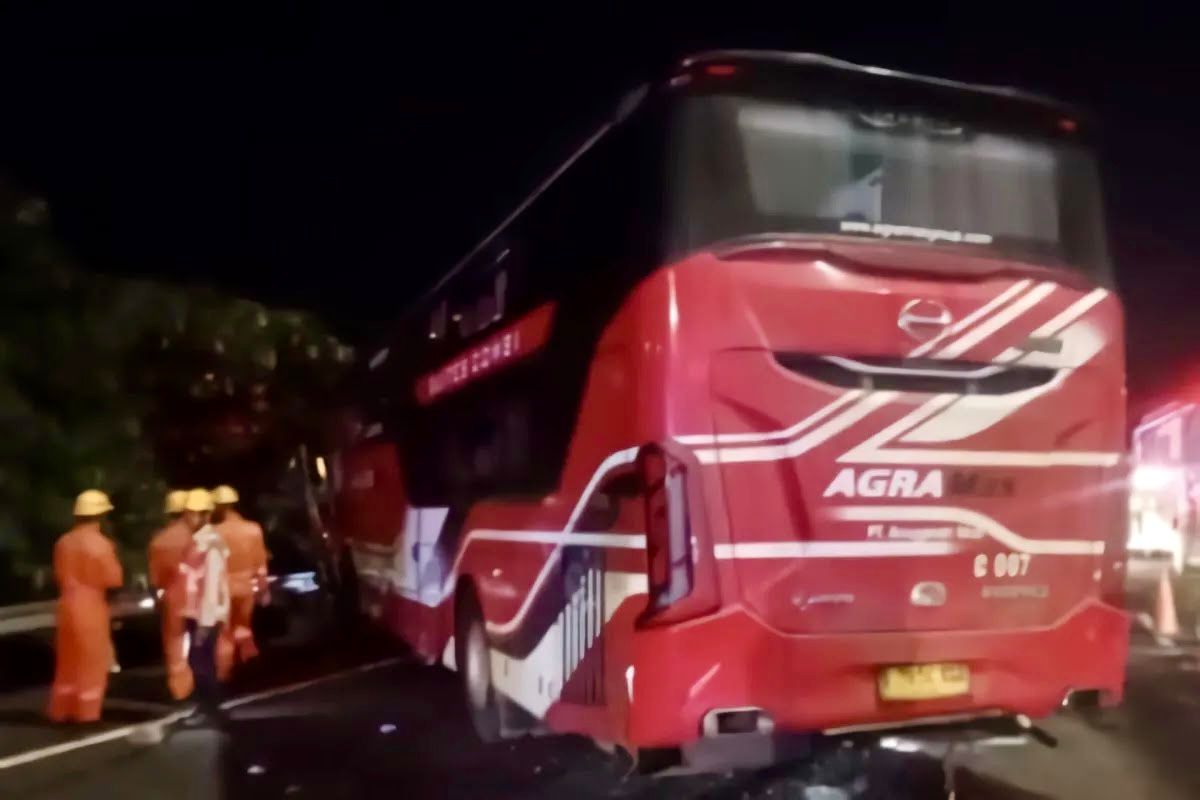 Lima Tewas dan Puluhan Terluka dalam Kecelakaan Beruntun di Tol Cipali KM 72