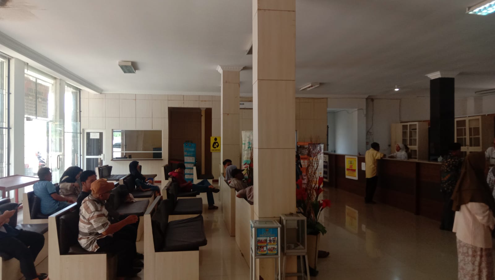 Warga Pesbar Serbu Kantor Samsat Pembantu Krui, Manfaatkan Program Pemutihan Pajak Kendaraan