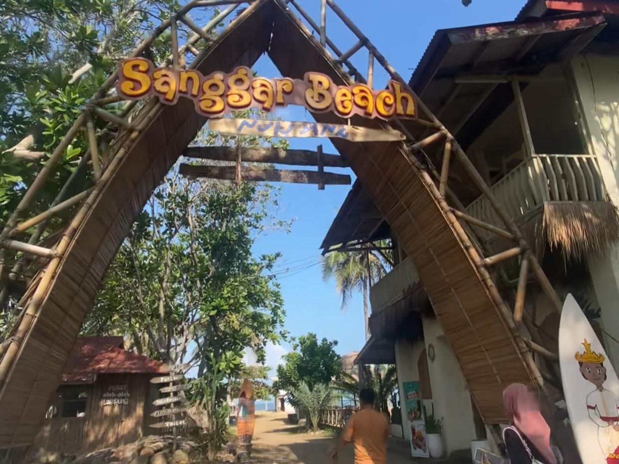 Pantai Sanggar: Liburan Seru & Murah di Pantai Hits Kalianda, Lampung Selatan