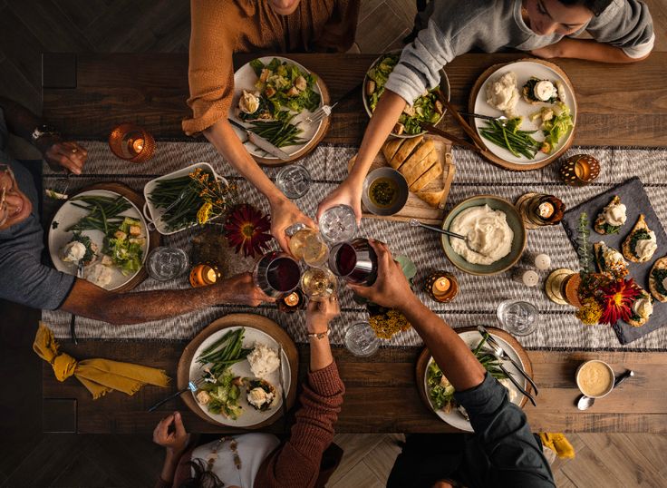 Serba Salah saat Makan Bersama, Antara Menjaga Kesan dan Menghargai Makanan
