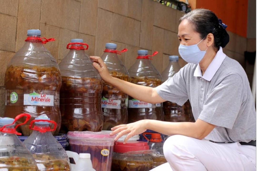 Dari Limbah Menjadi Berkah: Transformasi Sampah Organik Menjadi Pupuk Bioenzim