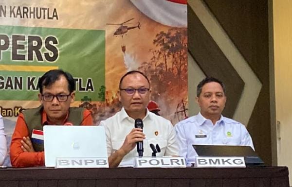 Polri Ungkap 223 Orang dan 9 Perusahaan Sawit Tersangka Karhutla