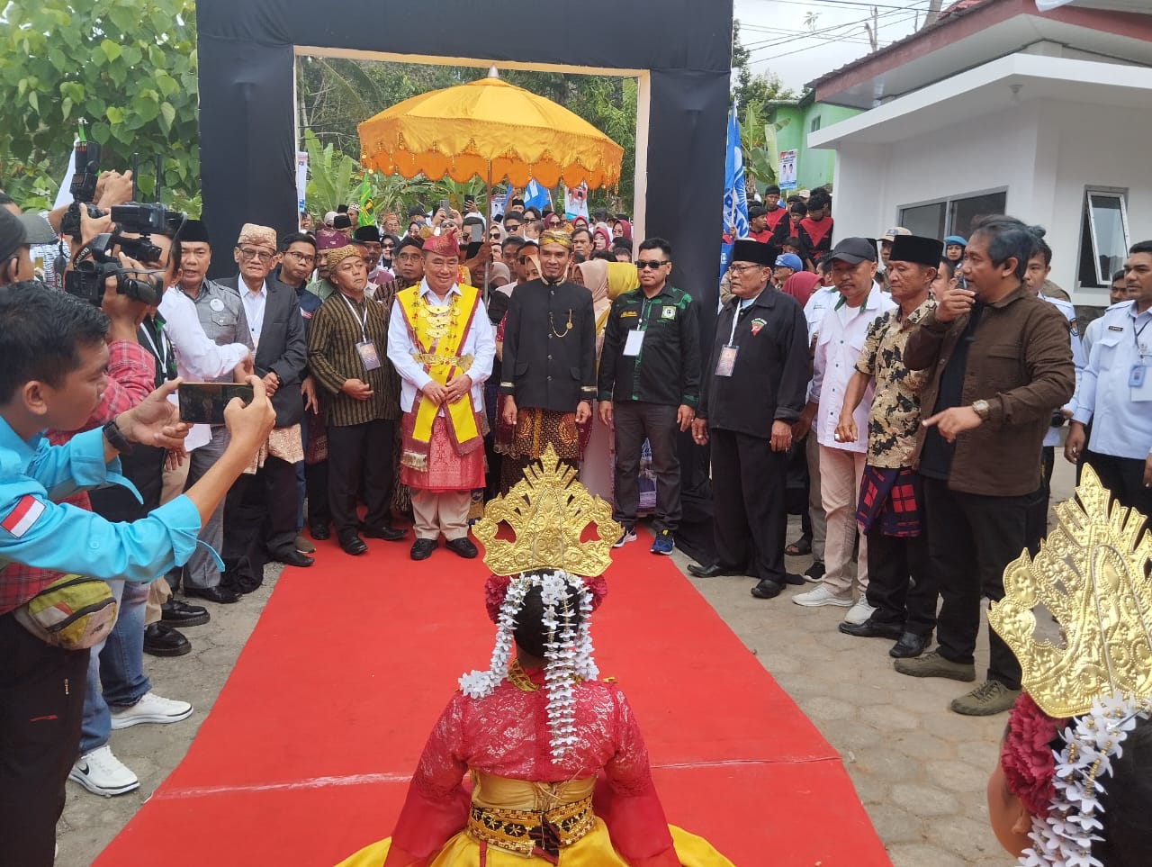 Pasangan Moh Saleh Asnawi dan Agus Suranto Resmi Daftar Ke KPU, Bersama Relawan Dan Ribuan Masyarakat 