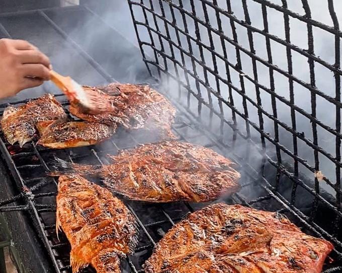 Lampung Rasa Bali, Yuk Kenalan Sama Jasa Bakar Ikan di Pasar Pagi Gudang Lelang