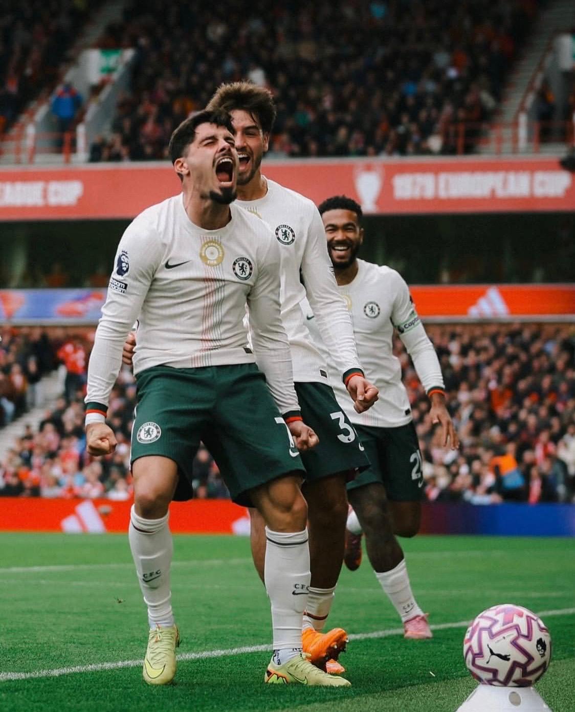 Chelsea Pesta Gol, Hancurkan Nottingham Forest 0-3 di City Ground