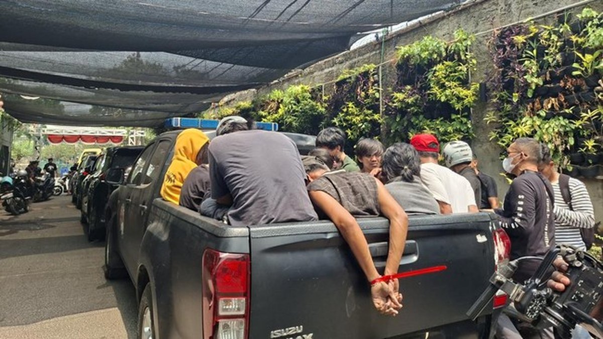Polri dan BNN Gerebek Kampung Ambon dan Boncos, 24 Orang Diamankan