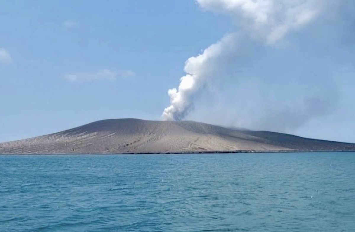 Gunung Anak Krakatau Kembali Keluarkan Abu Vulkanik, Status Siaga Masih Berlaku