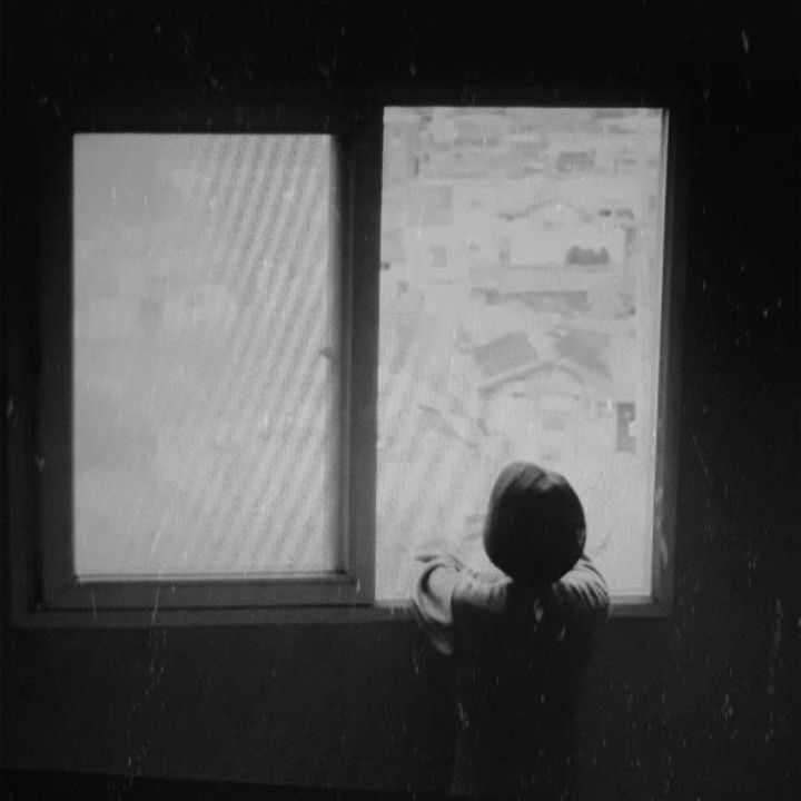 Temen Banyak Tapi Ngerasa Sendiri? Yuk Kenali Fenomena ‘Lonely in the Crowd’