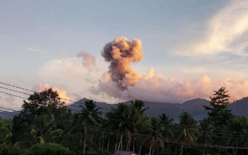 Gunung Dukono Kembali Erupsi, Warga Diminta Waspada Sebaran Abu Vulkanik