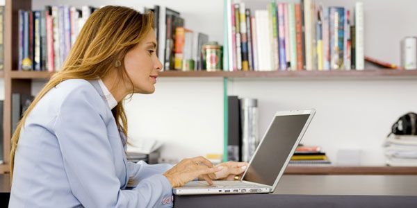 Kebiasaan Duduk Terlalu Lama Perlu Diwaspadai, Ini Risikonya