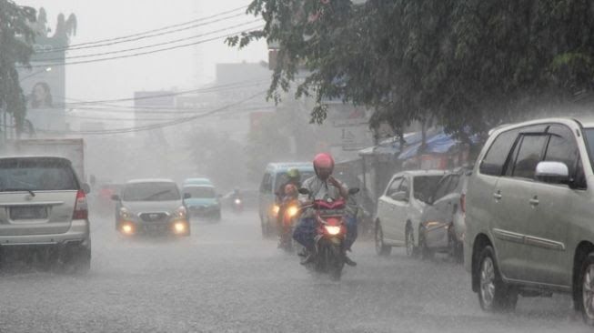Hujan Berpotensi Guyur 14 Wilayah Indonesia, Ini Daftar Lengkapnya