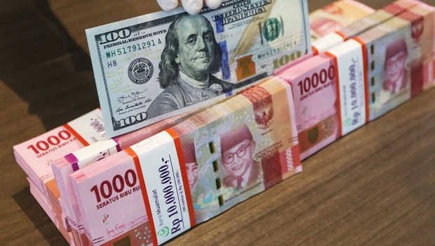 Rupiah Melemah ke Rp16.610 per Dolar AS Hari Ini, Dipengaruhi Faktor Global dan Politik Domestik