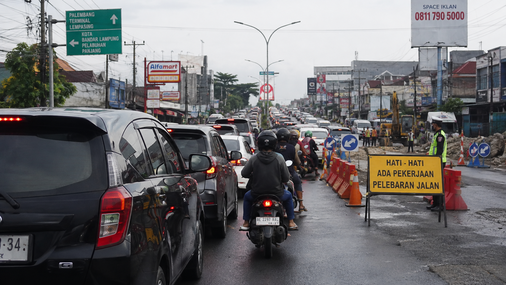 Pelebaran Jalan Picu Kemacetan Panjang dari Lempasing ke Bandar Lampung