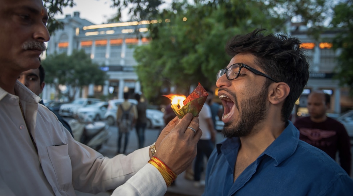 Camilan Ekstrem India Bikin Melongo, Fire Paan Disantap Saat Api Masih Menyala