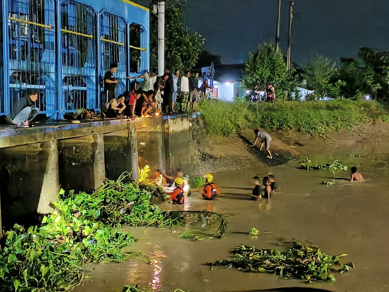 Dua Sekawan Terseret Arus Ledeng Tegineneng, Tim SAR Terus Cari Korban yang Belum Ditemukan