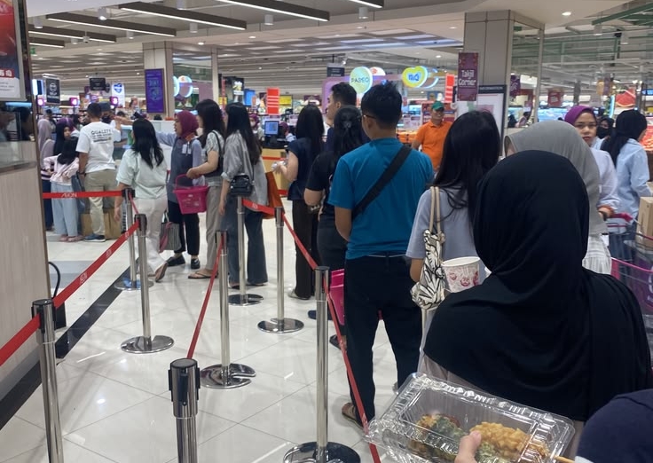 Antrean Panjang Justru Bisa Membuat Sebuah Tempat Makin Menarik