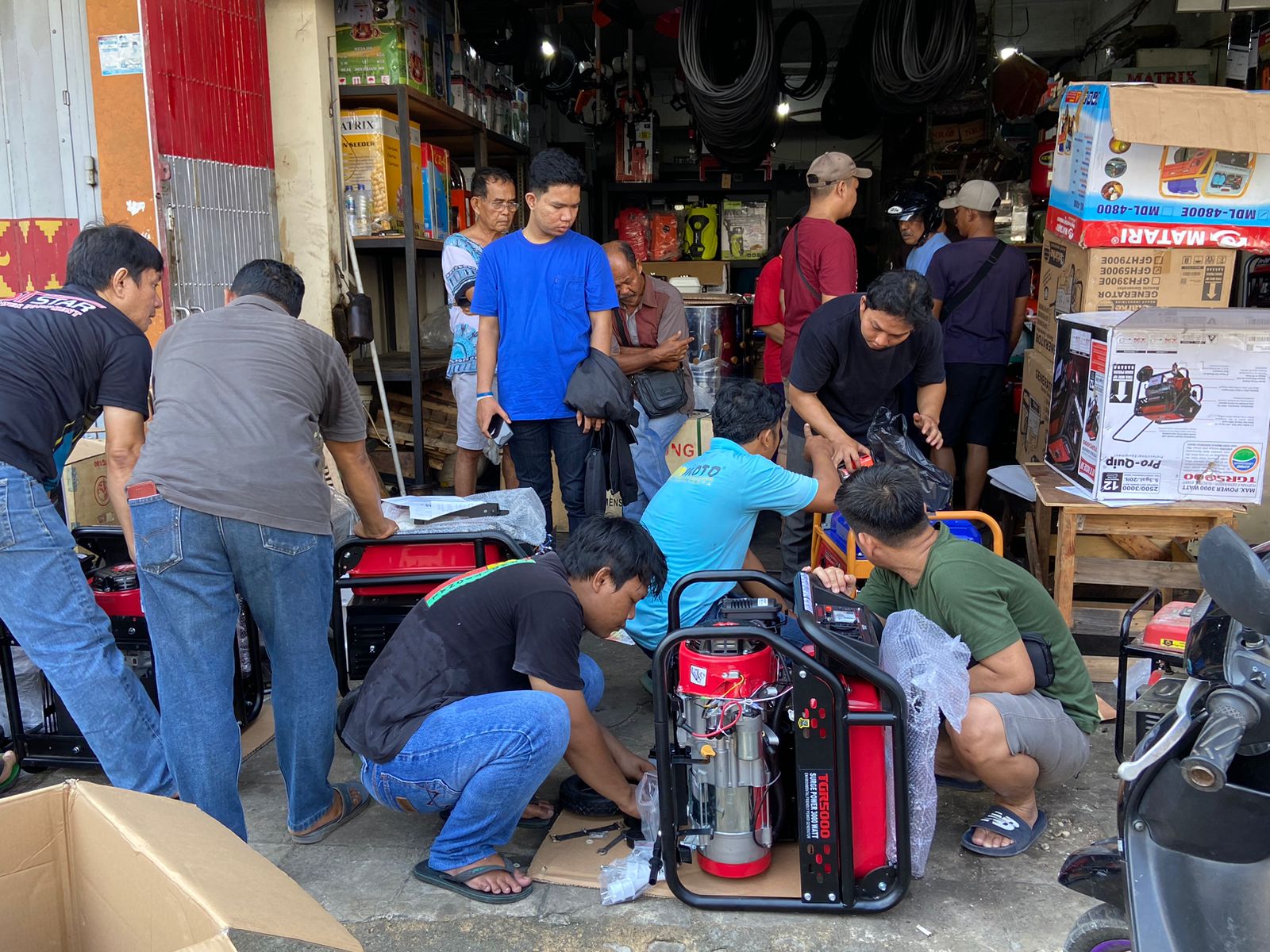 Penjualan Genset Seperti Beli Kacang, Tanpa Tawar Langsung Bayar